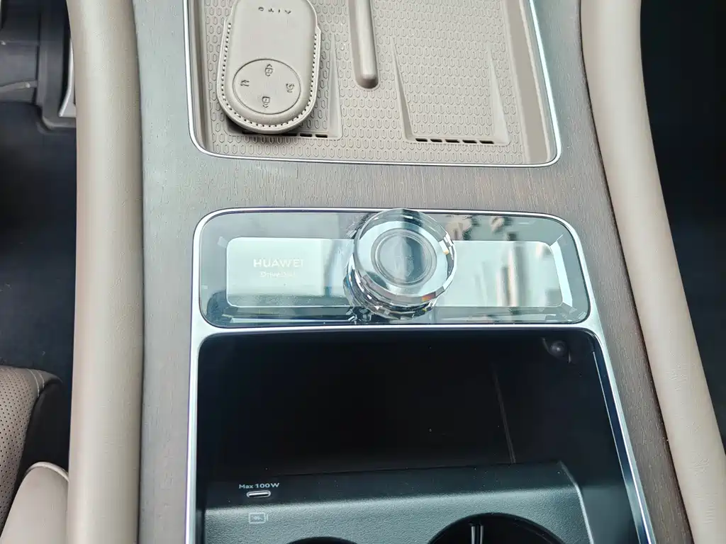 AITO AITO M9 — миниатюра 10
