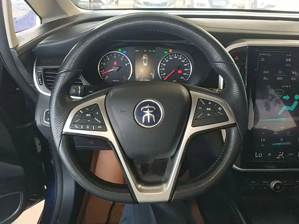 BYD MAX — миниатюра 11