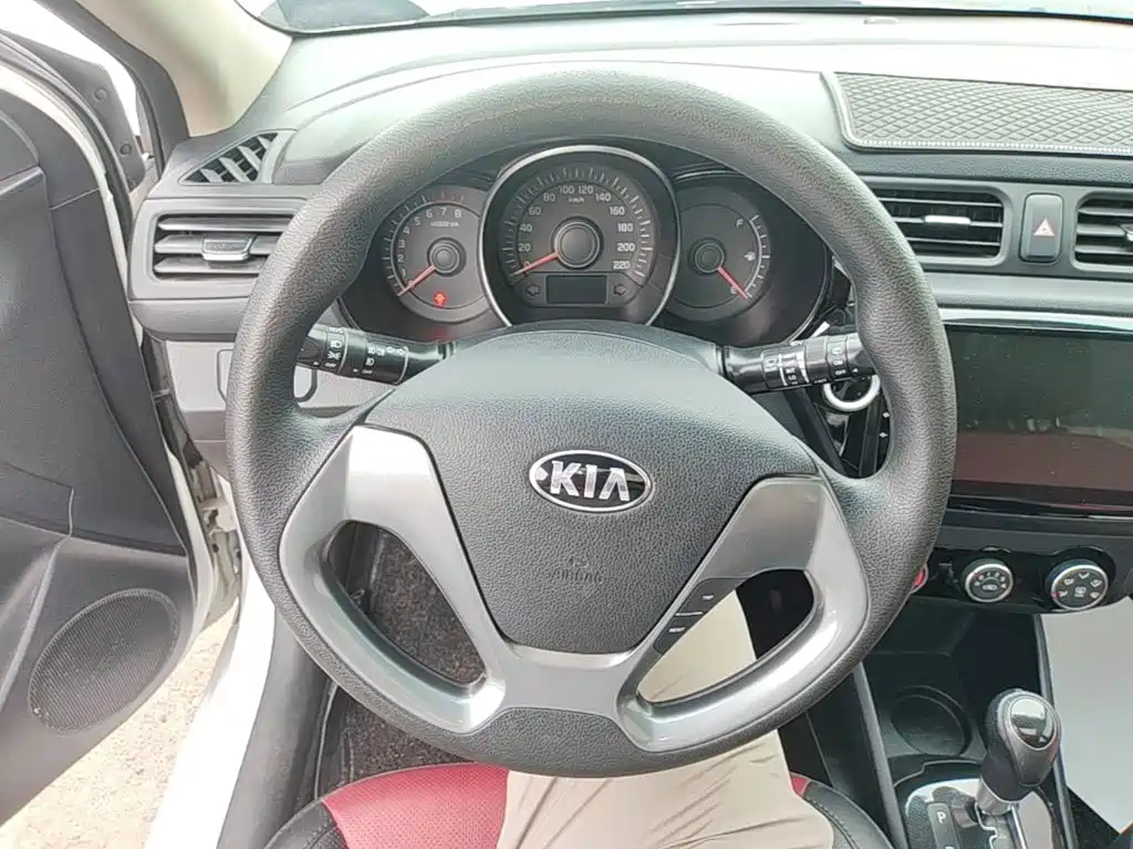 Kia K2 — миниатюра 11