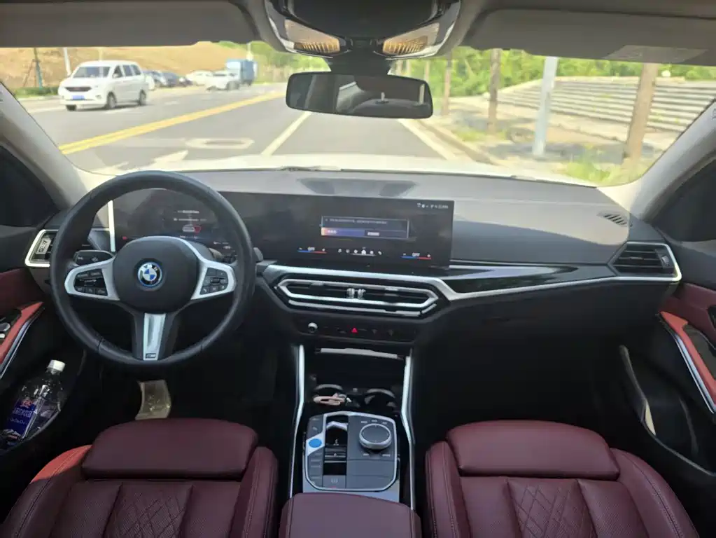 BMW i3 2024 eDrive 35 L