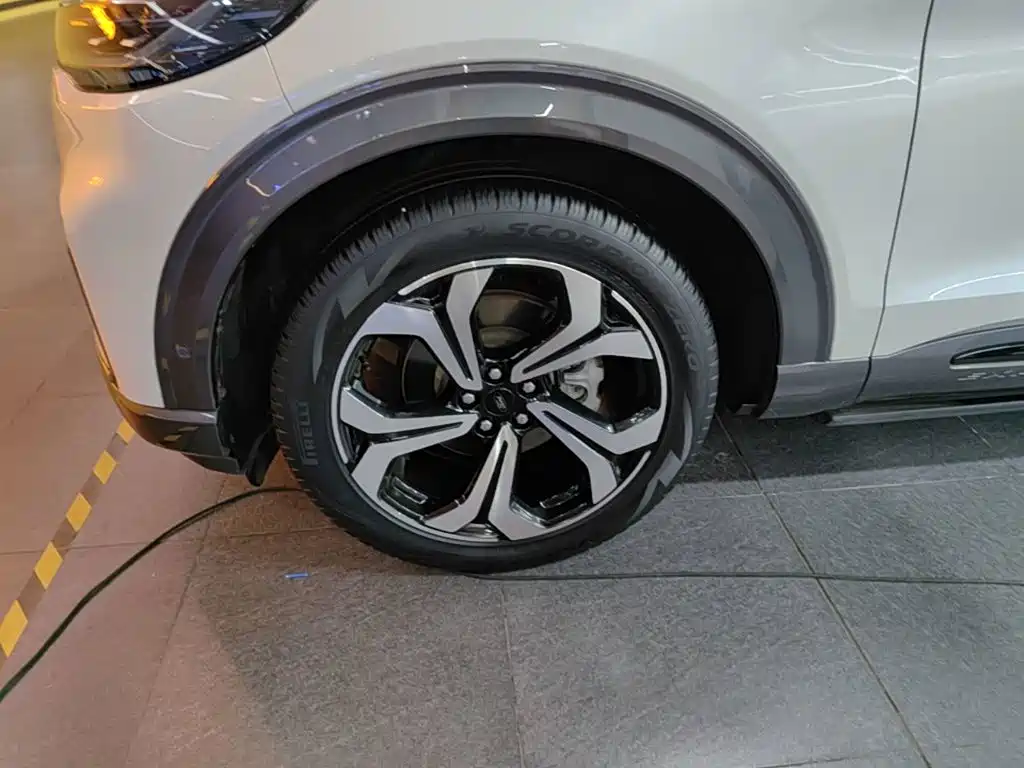 Ford Explorer — миниатюра 23