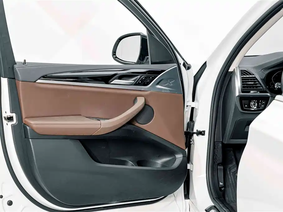 BMW X3 — миниатюра 15