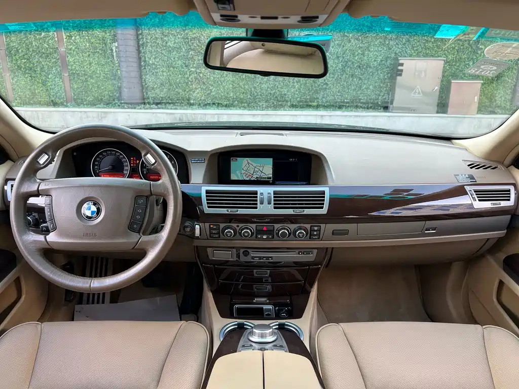 BMW 7 Series — миниатюра 18