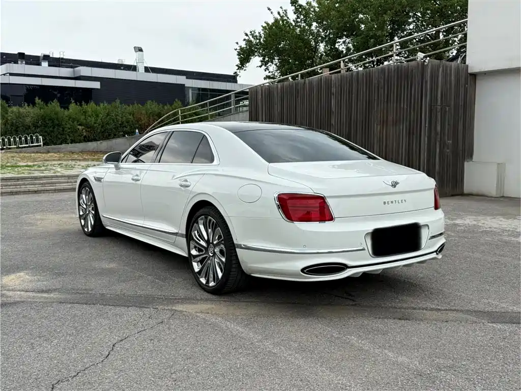 Bentley Flying Spur 2025 4.0T V8 Mulliner
