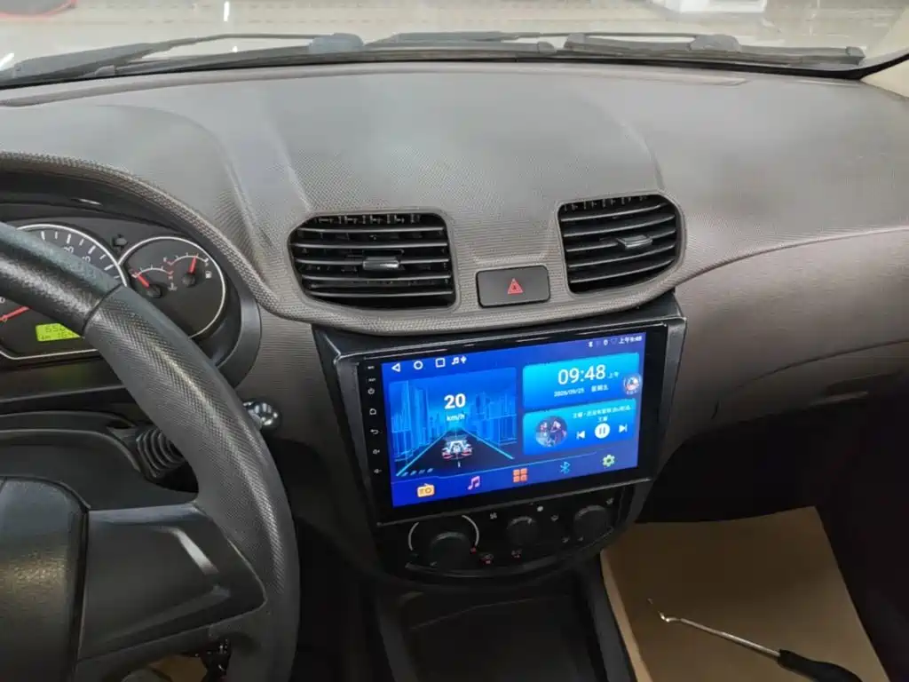 Wuling Hongguang — миниатюра 13
