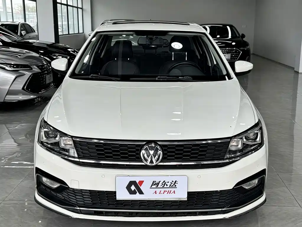 Volkswagen Lavida — миниатюра 2