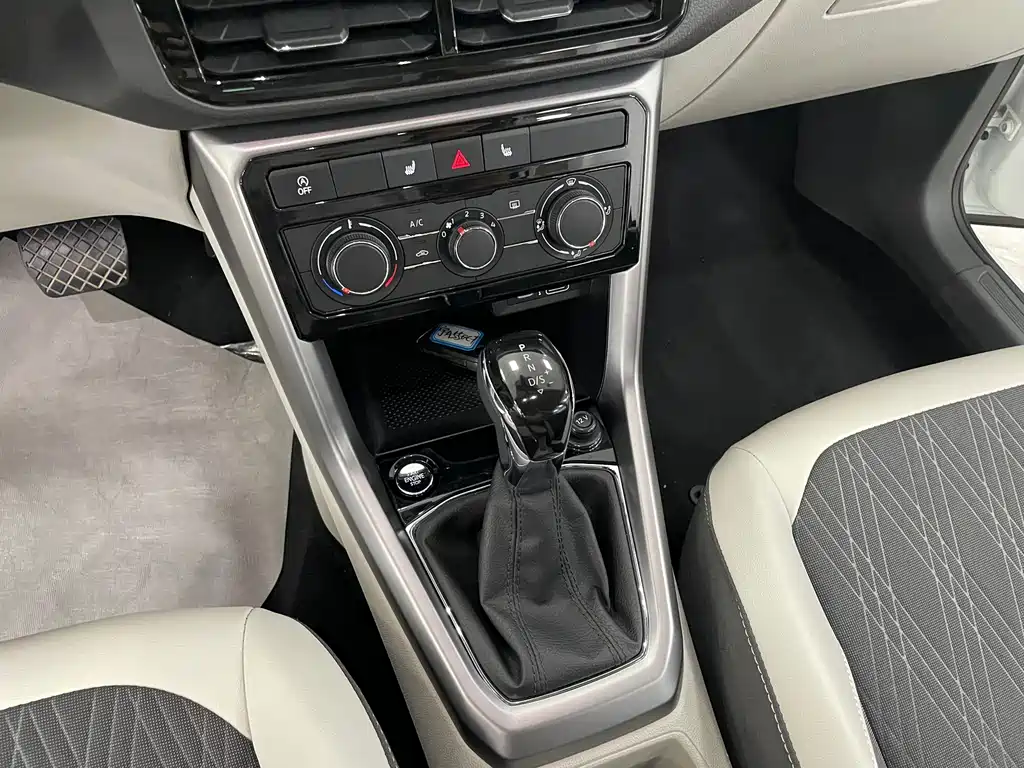 Volkswagen T-Cross — миниатюра 11