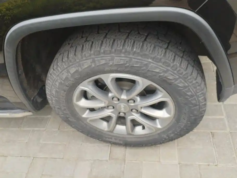 Jeep Grand Cherokee (Import) — миниатюра 6