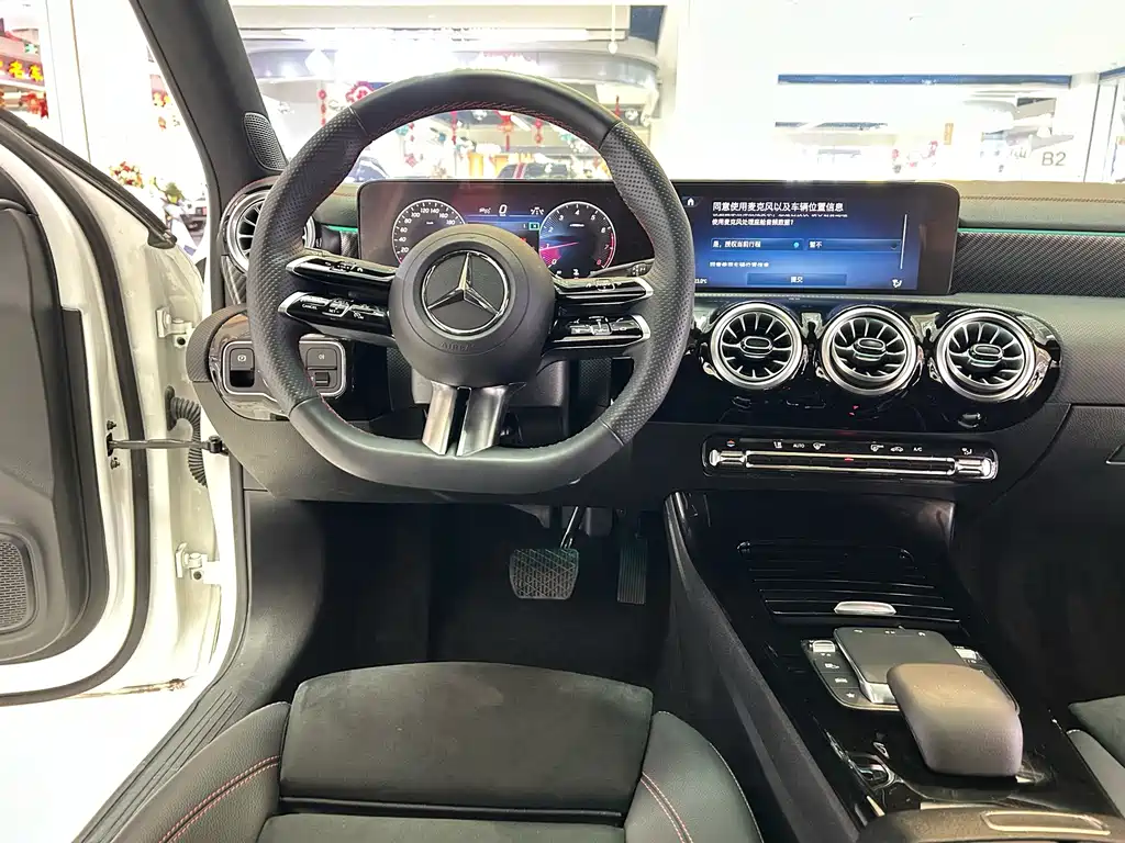 Mercedes-Benz A-Class — миниатюра 12