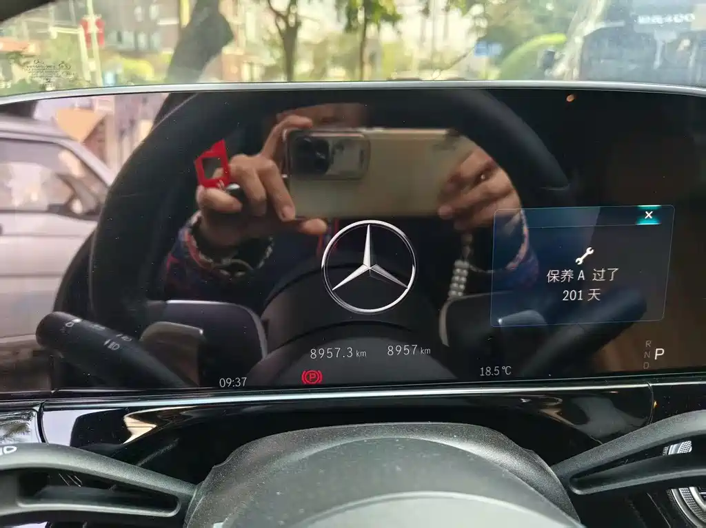 Mercedes-Benz E-Class — миниатюра 5