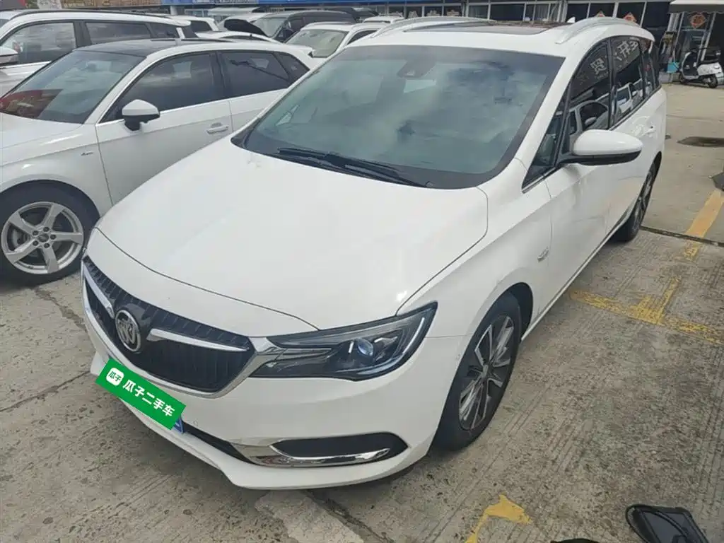 Buick GL6 2021 323T Light Hybrid Connected Premium Type