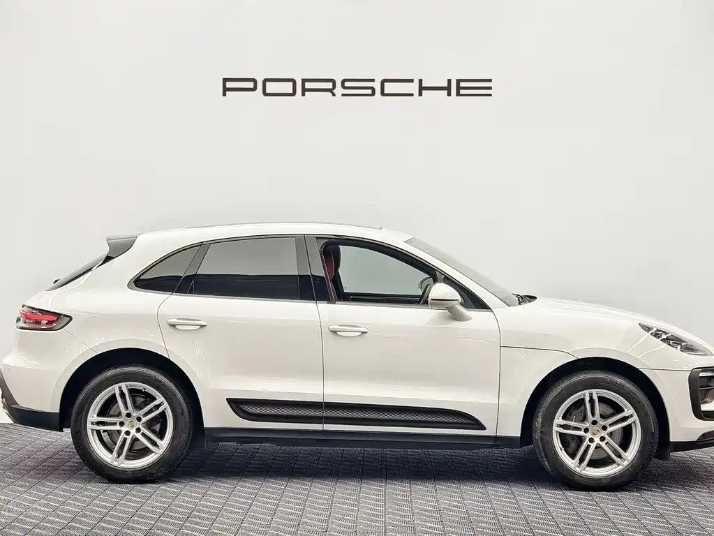 Porsche Macan — миниатюра 6