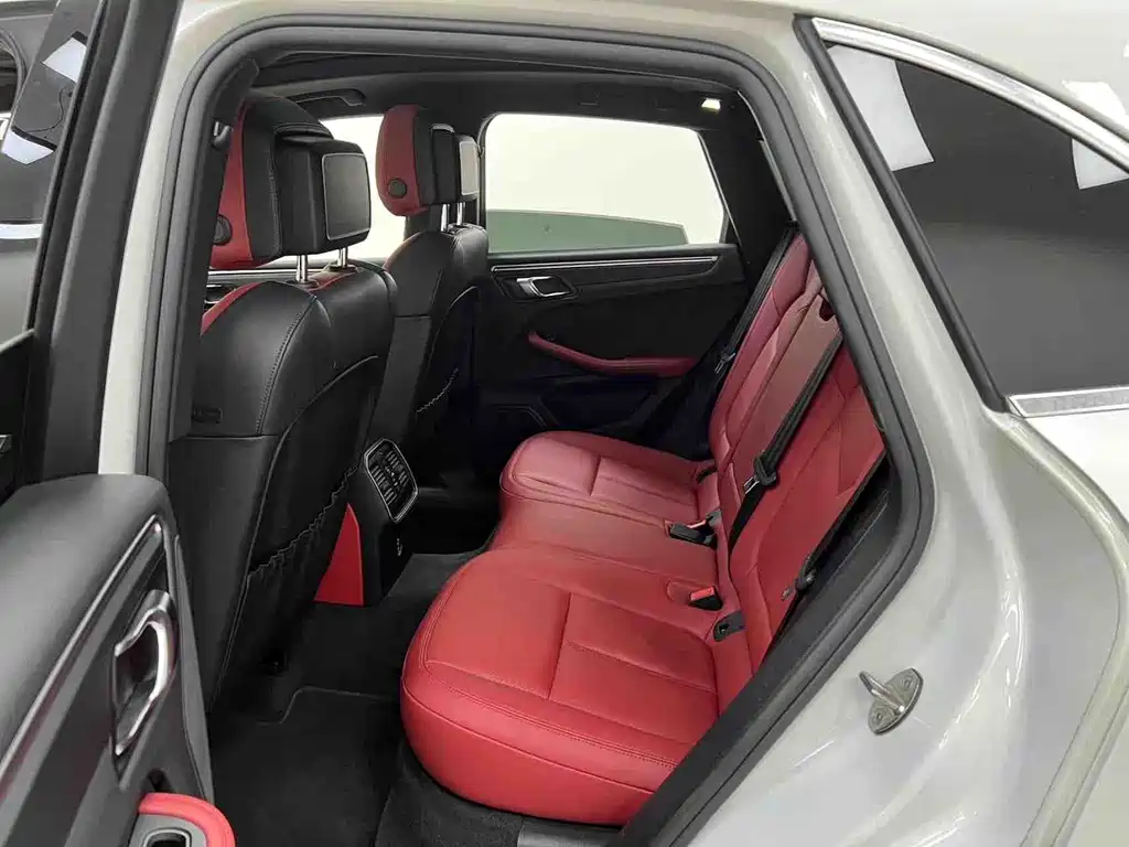 Porsche Macan — миниатюра 13