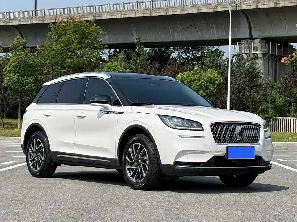 Lincoln Corsair — миниатюра 3