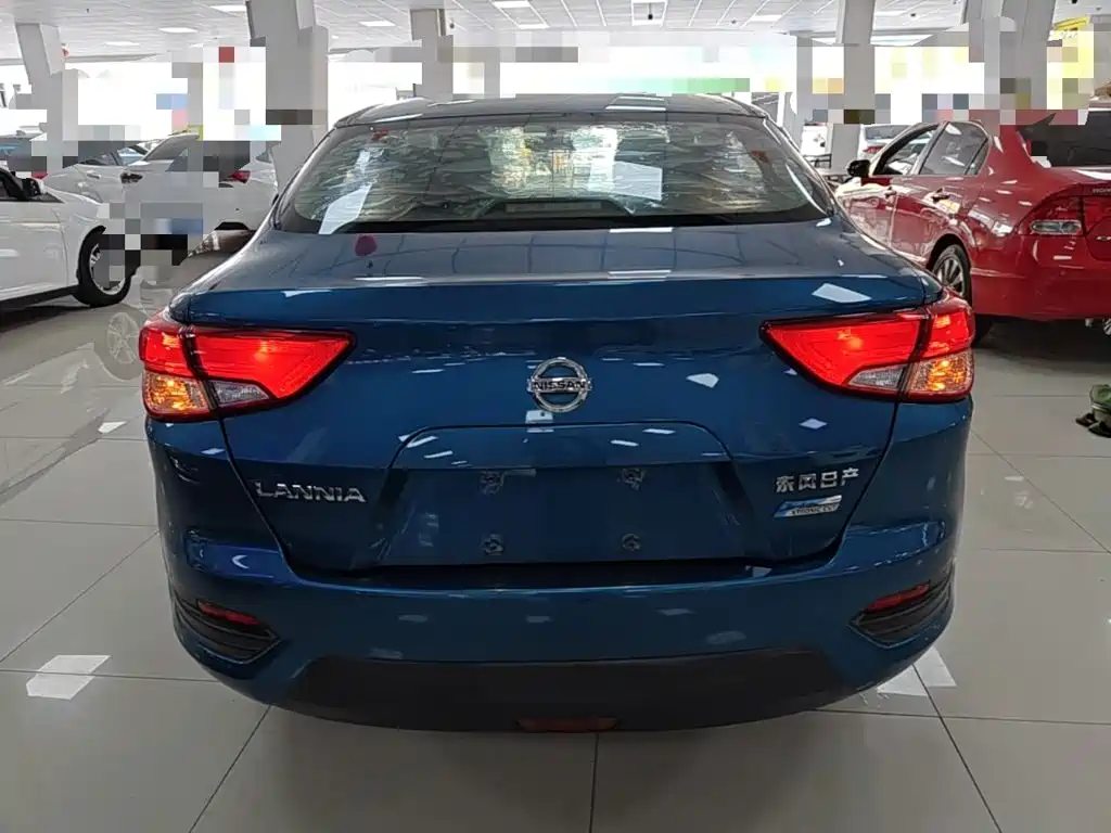 Nissan Bluebird — миниатюра 4