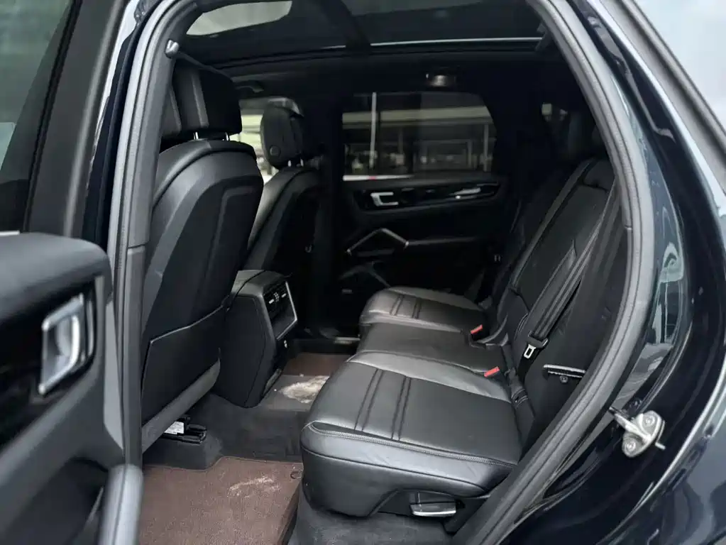 Porsche Cayenne Hybrid — миниатюра 9