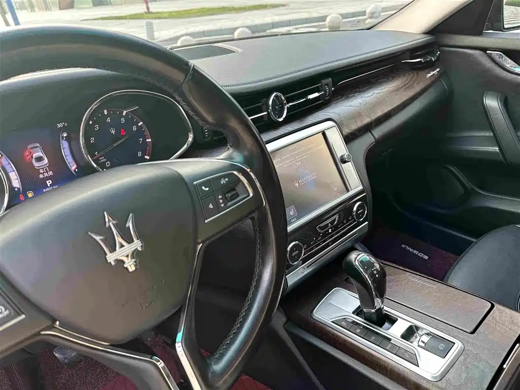 Maserati Quattroporte — миниатюра 13