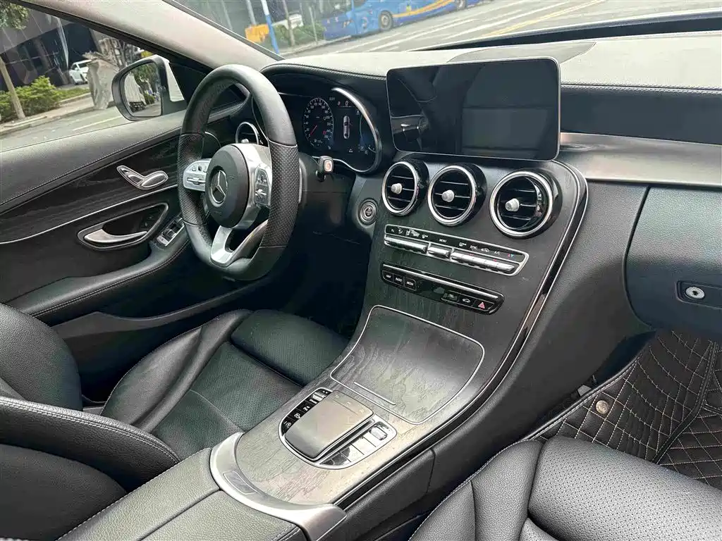Mercedes-Benz C-Class — миниатюра 19
