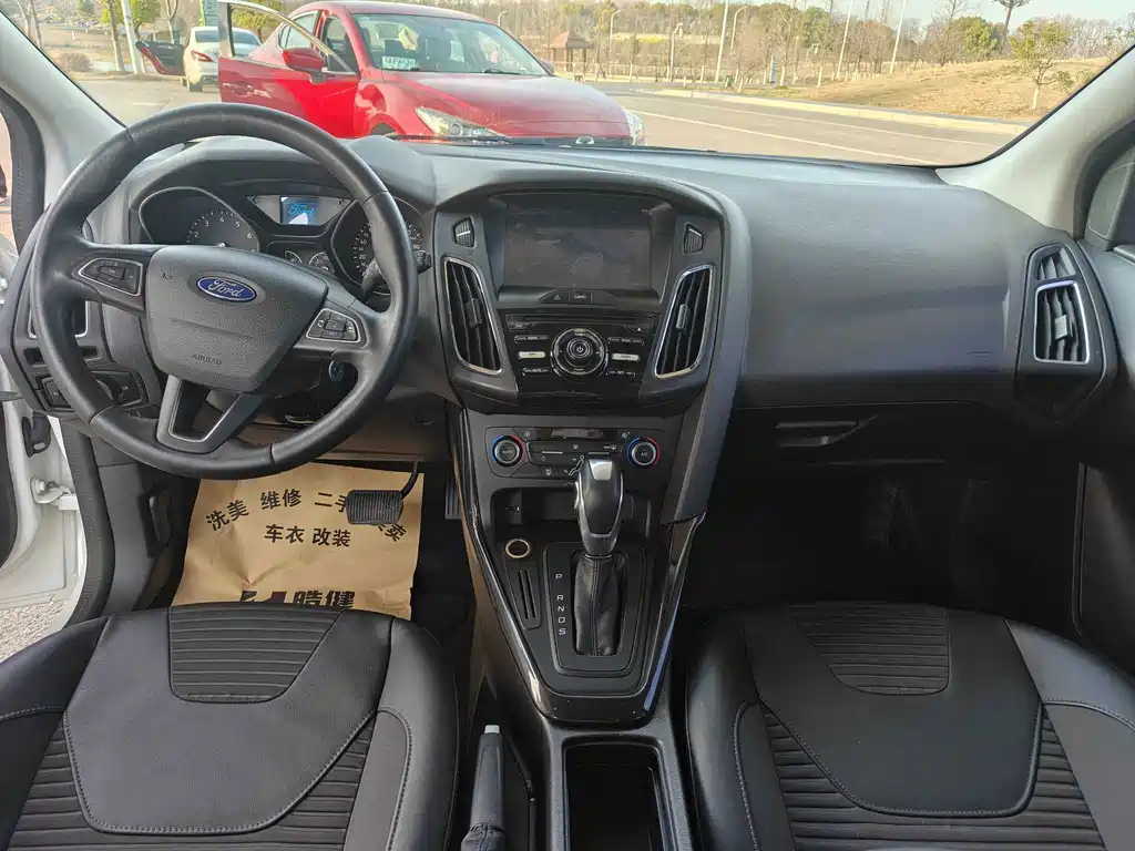 Ford Focus — миниатюра 6