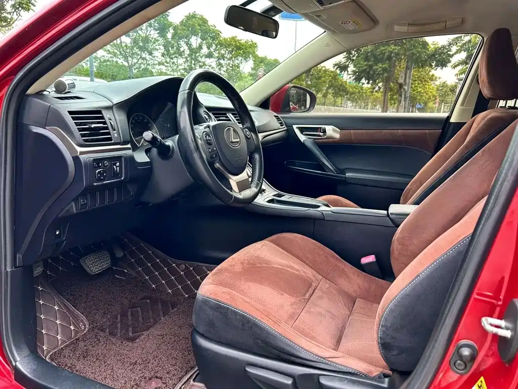 Lexus CT — миниатюра 7