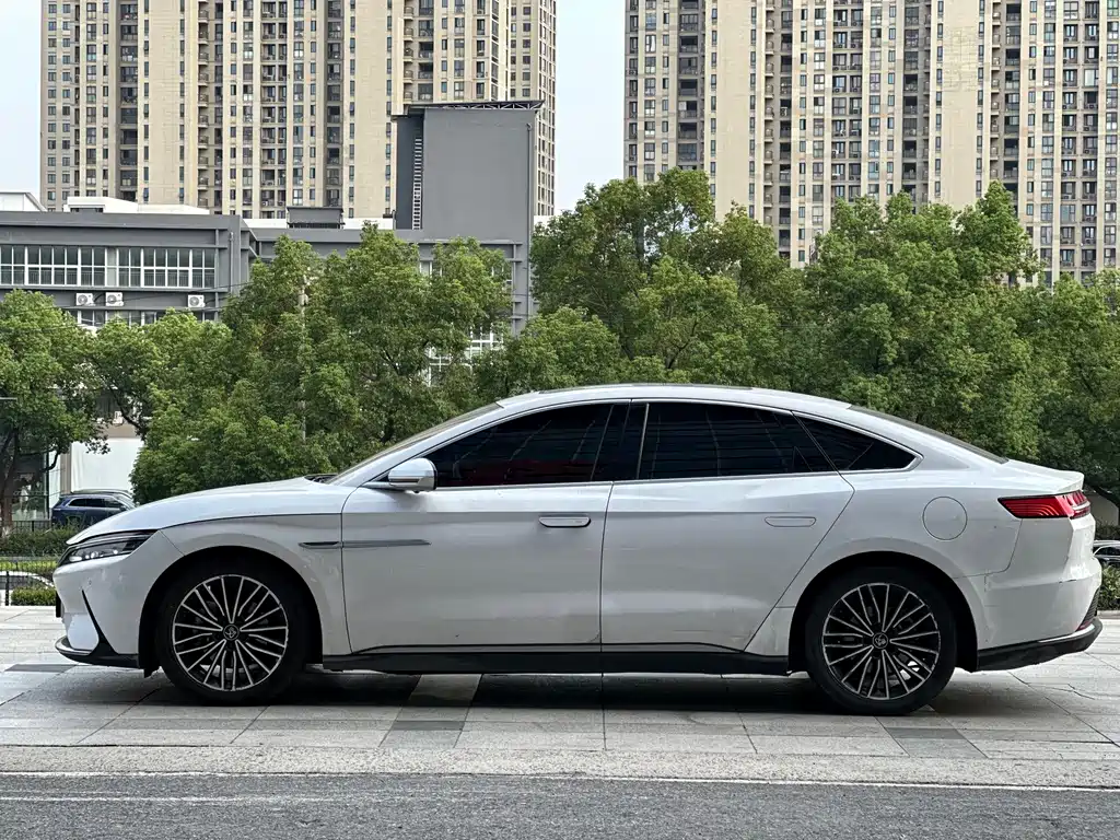 BYD Han — миниатюра 7