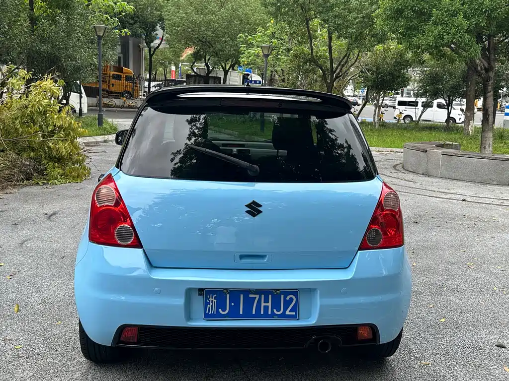 Suzuki Swift — миниатюра 5
