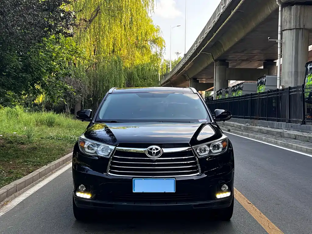 Купить Toyota Highlander