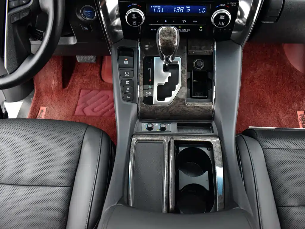 Toyota Vellfire — миниатюра 10