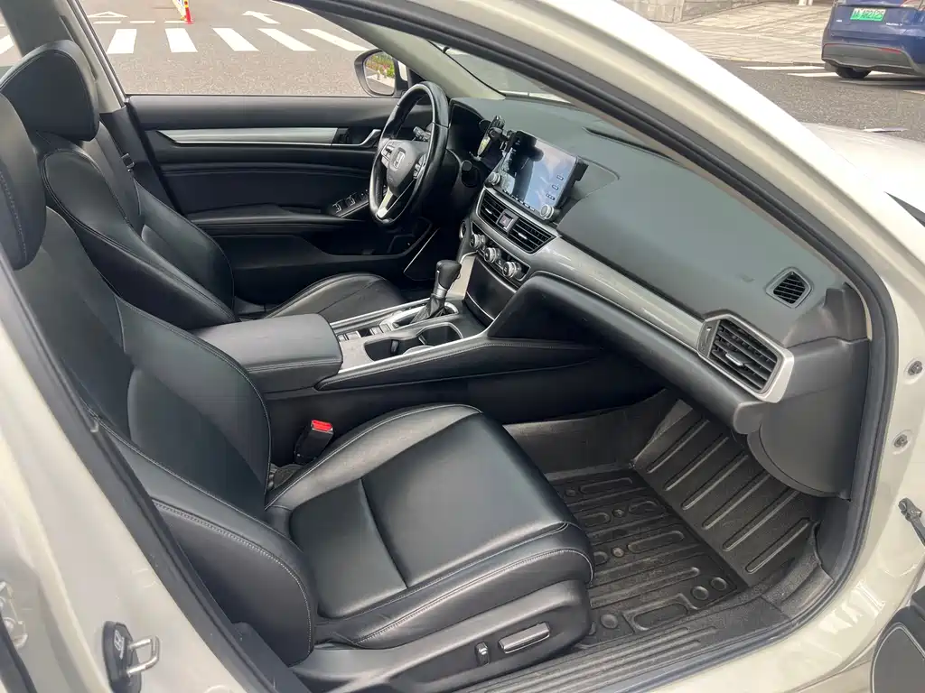 Honda Accord — миниатюра 11