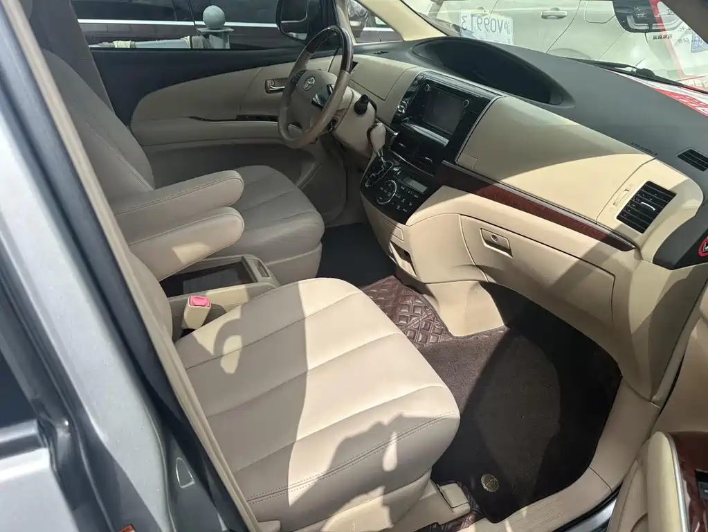 Toyota Previa — миниатюра 7