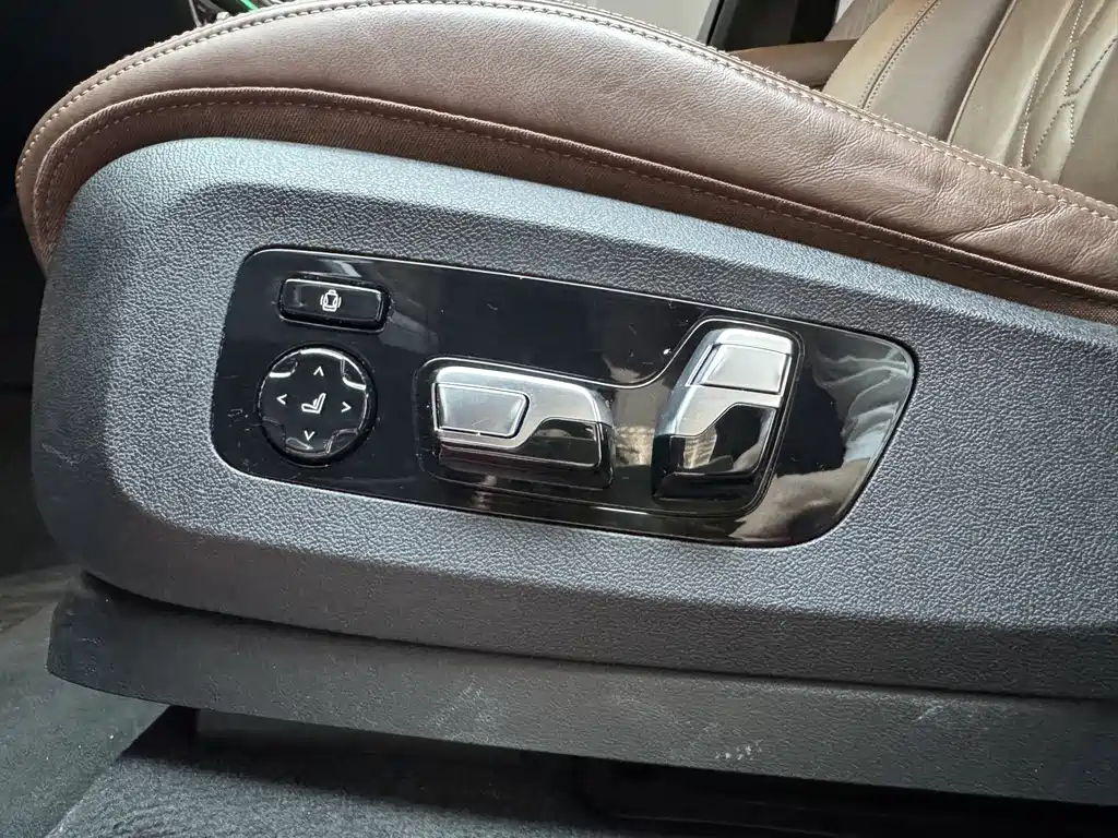 BMW X7 — миниатюра 20