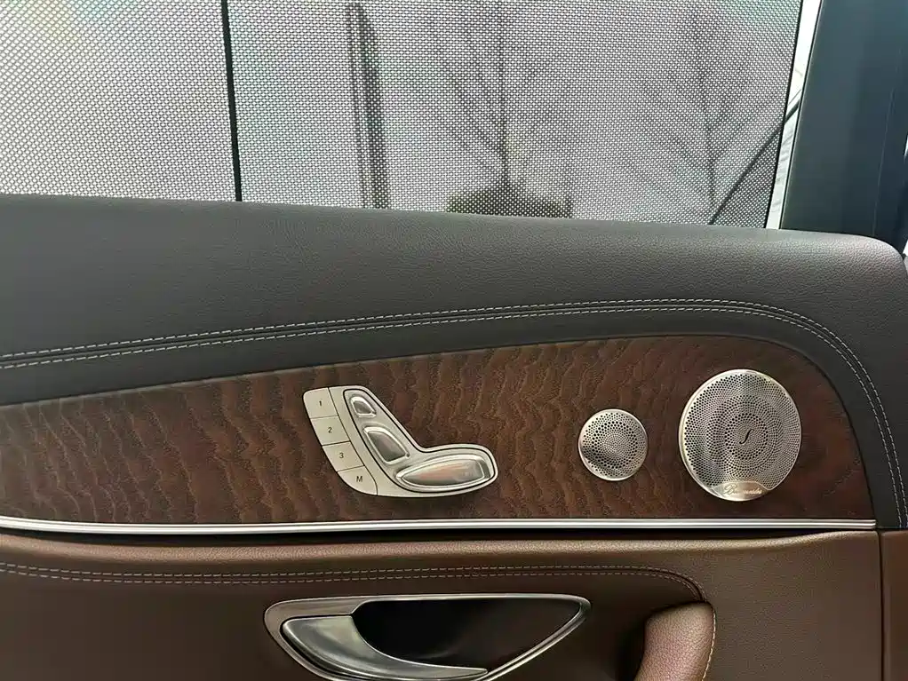 MERCEDES-BENZ E CLASS