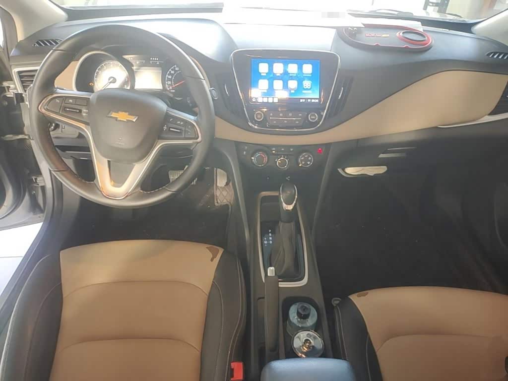 Chevrolet Monza 1.5 л 2021 г. Серебристо-серый, пробег 47800 км