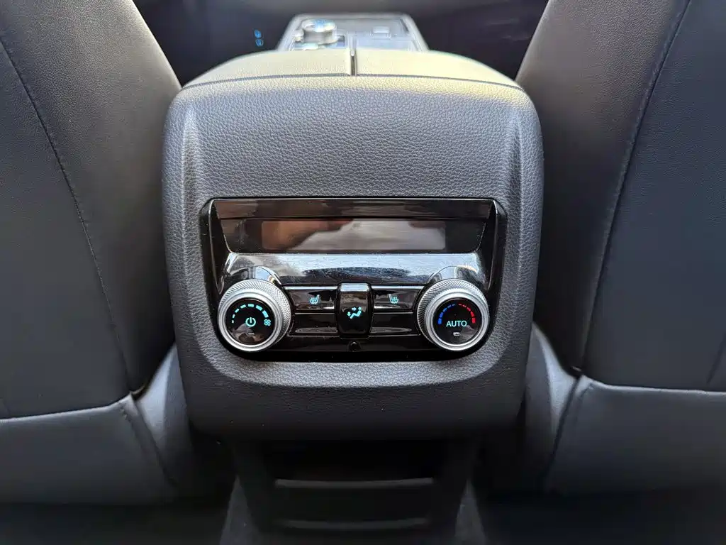 Ford Equator — миниатюра 16