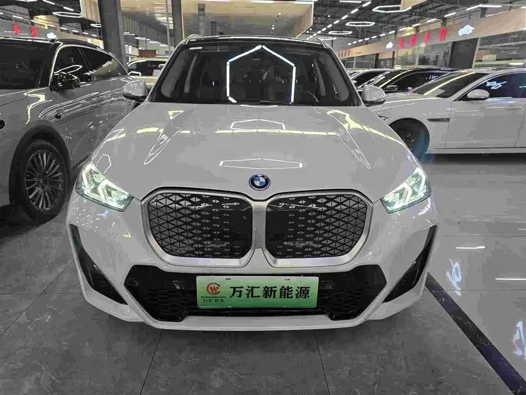 BMW iX1 — миниатюра 2