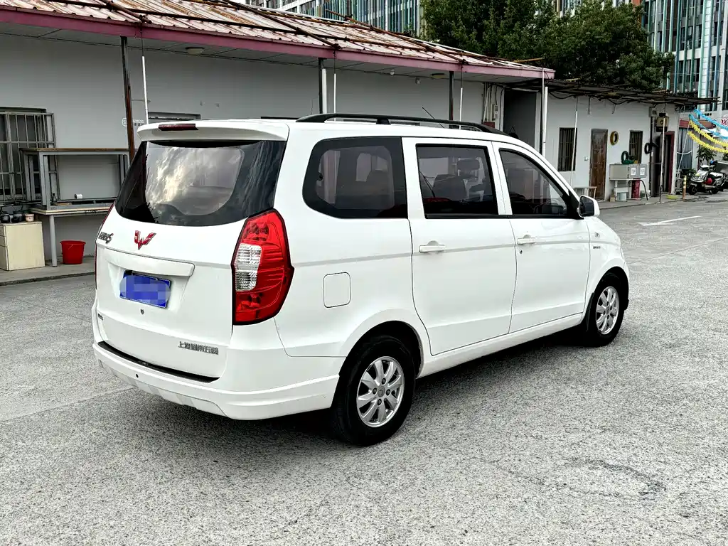 Wuling Hongguang — миниатюра 4