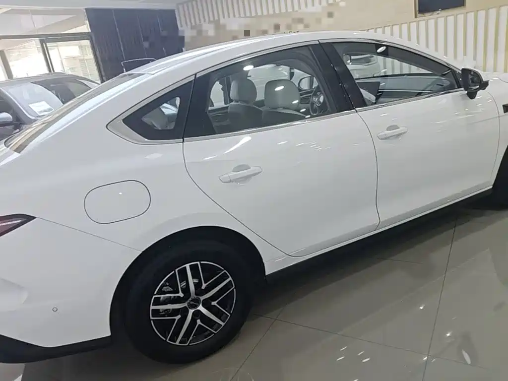 BYD Seal 05 DM-i — миниатюра 7