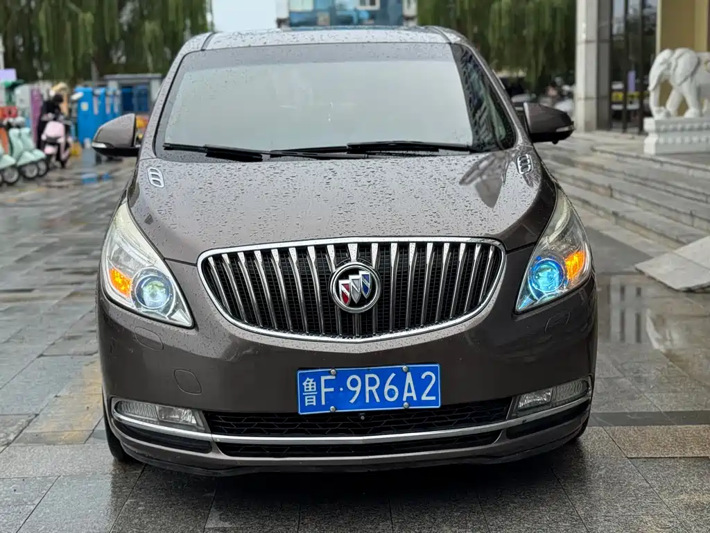 Buick GL8 — миниатюра 2