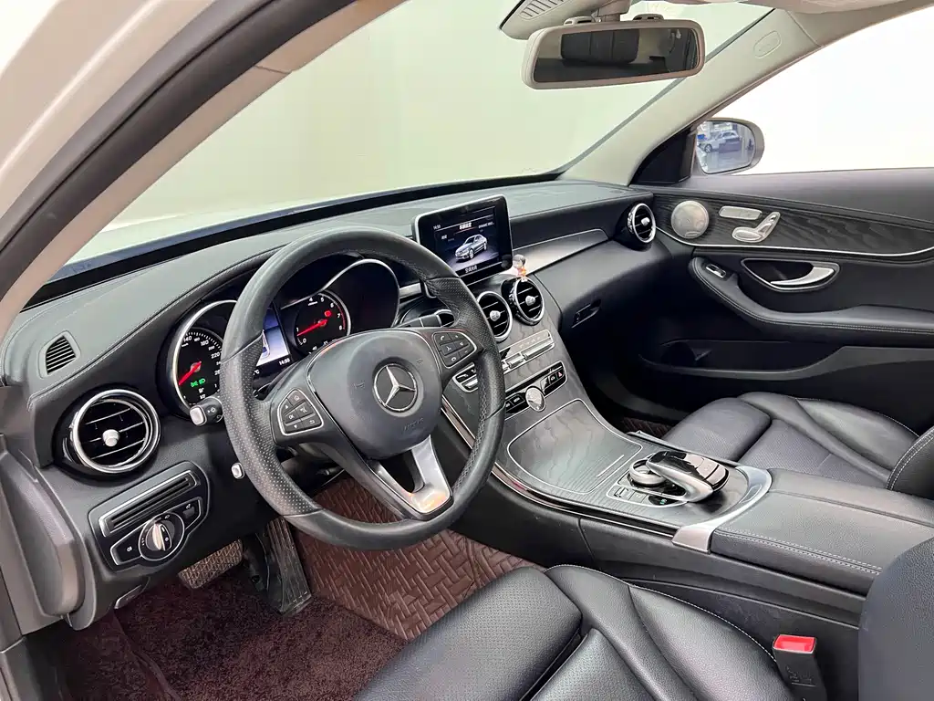 Mercedes-Benz C-Class — миниатюра 10