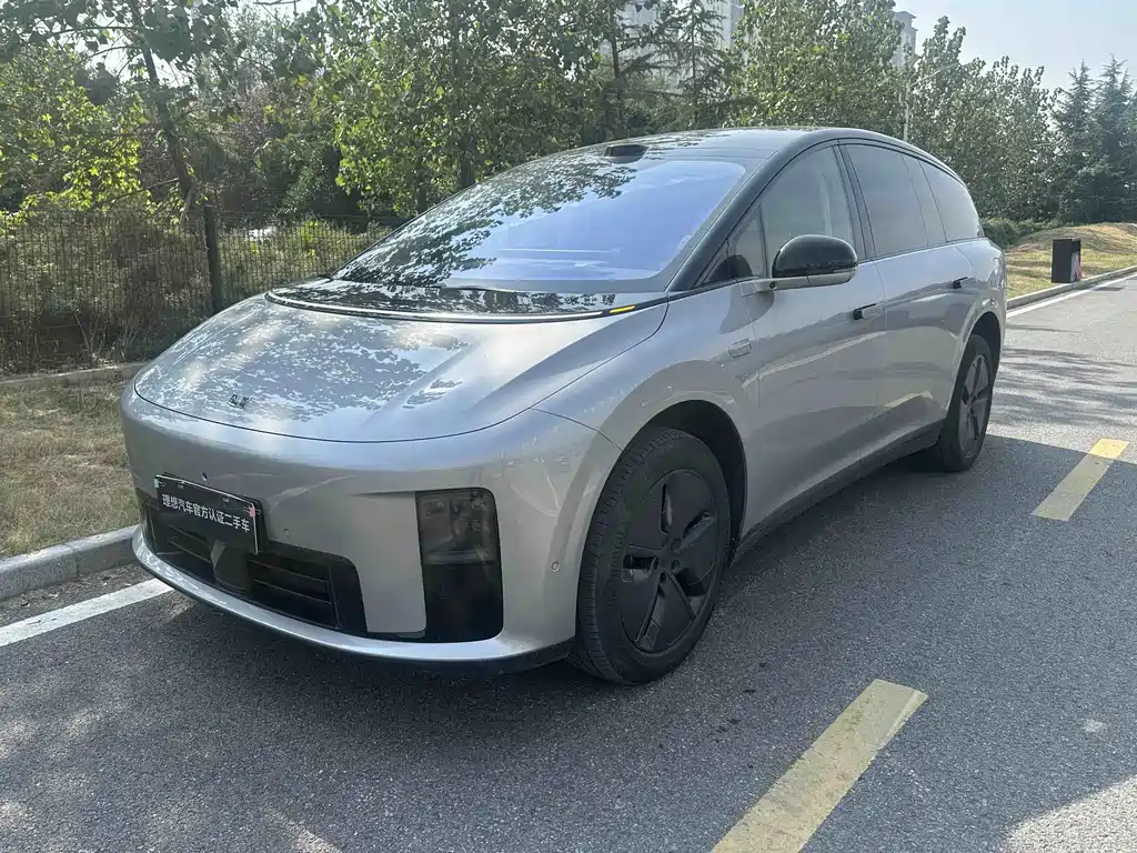 Li Auto Li i8