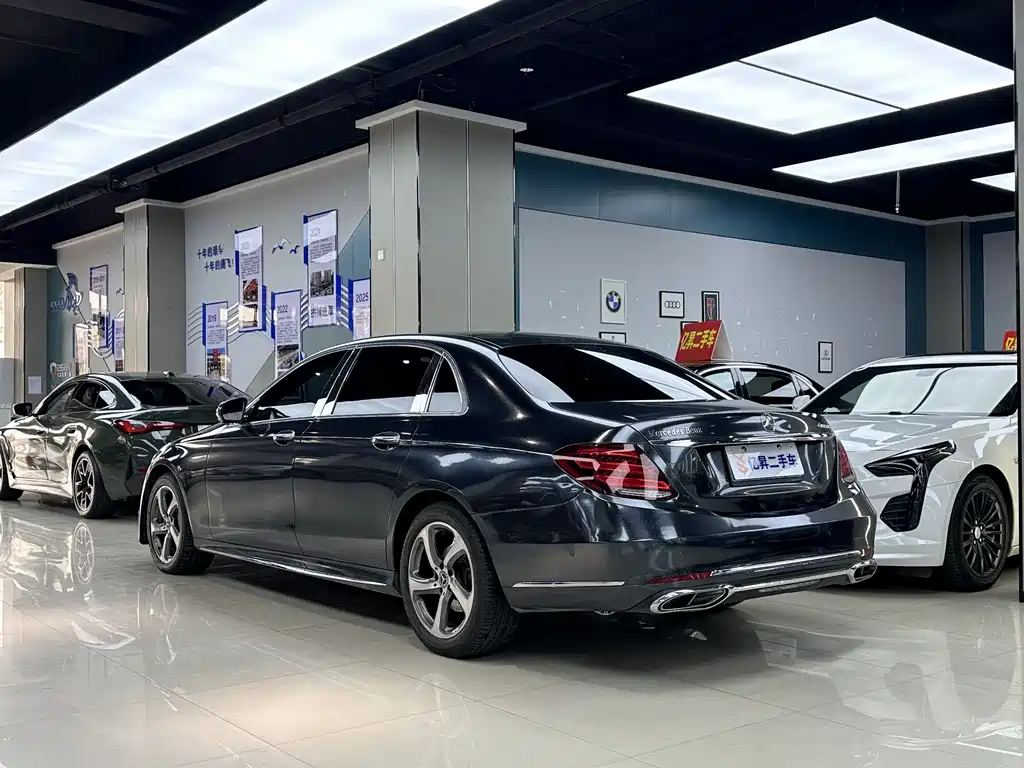 MERCEDES-BENZ E CLASS