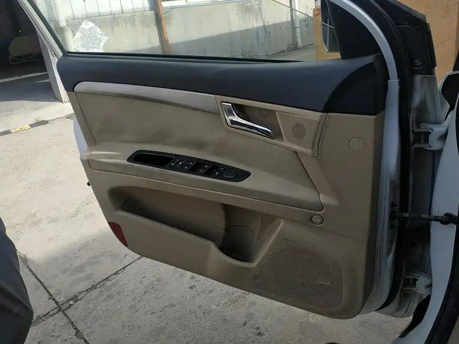 Roewe 350 — миниатюра 7