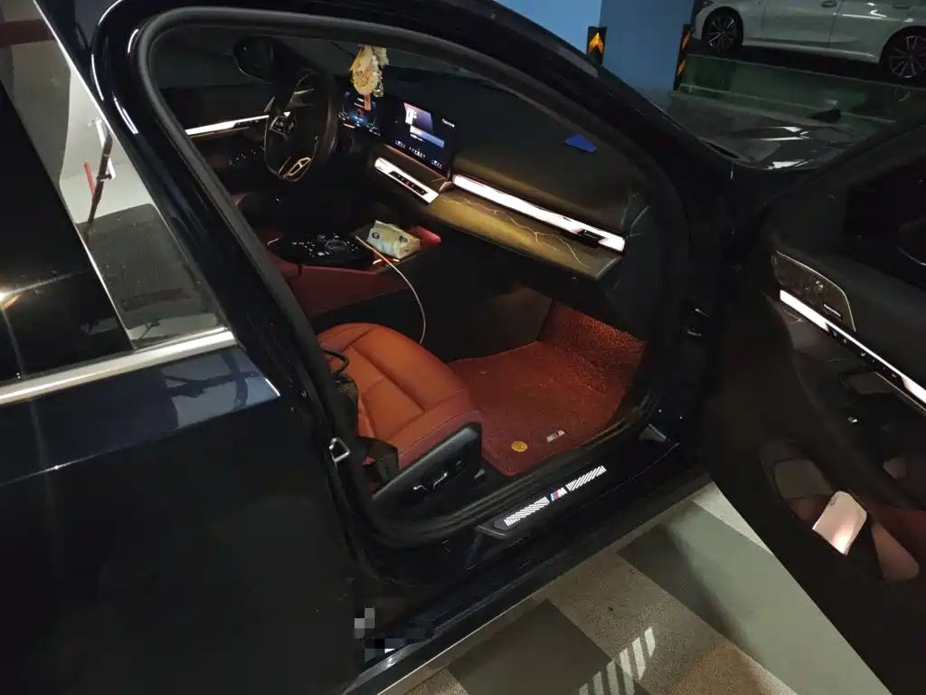 BMW 5 Series — миниатюра 18