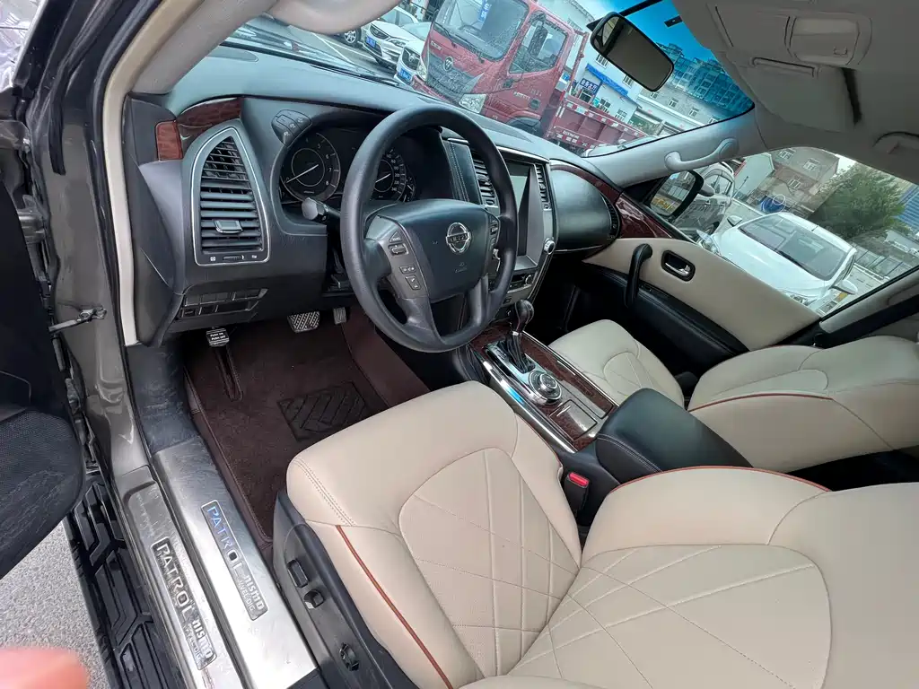 Nissan Patrol 2016 5.6L