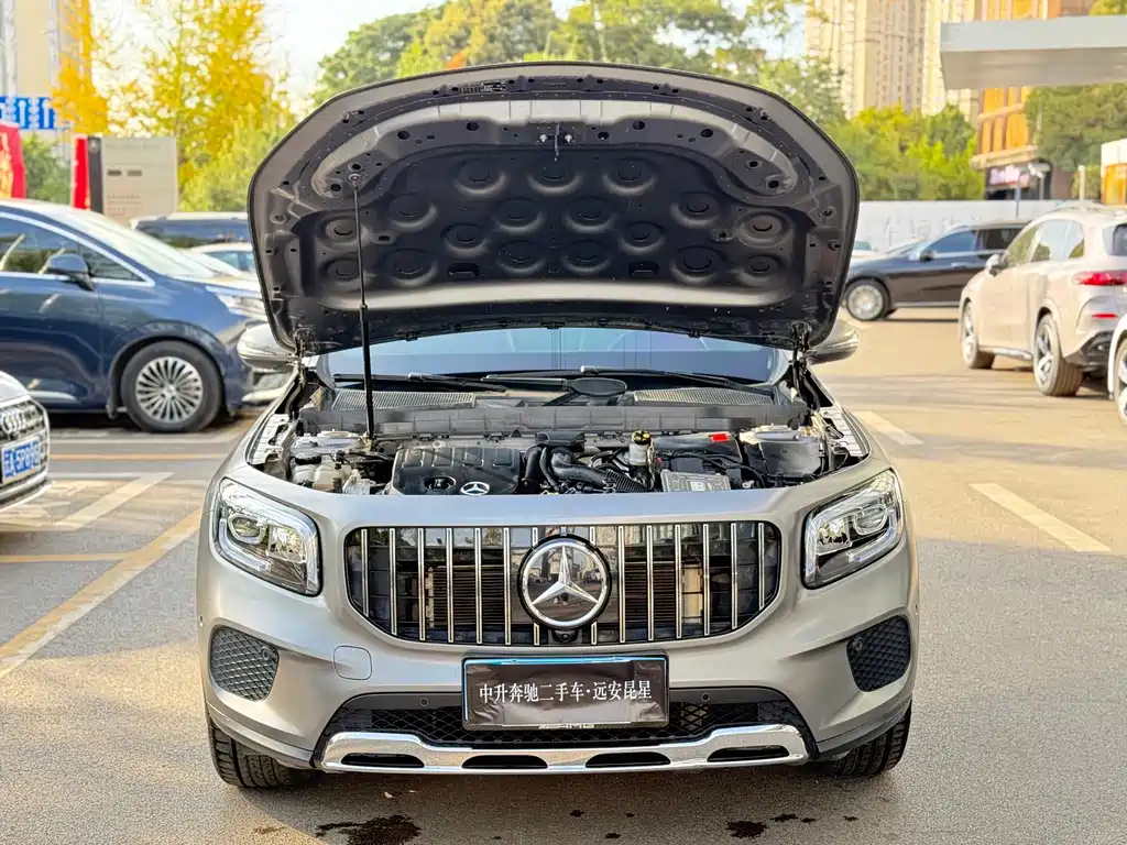 Mercedes-Benz GLB — миниатюра 30