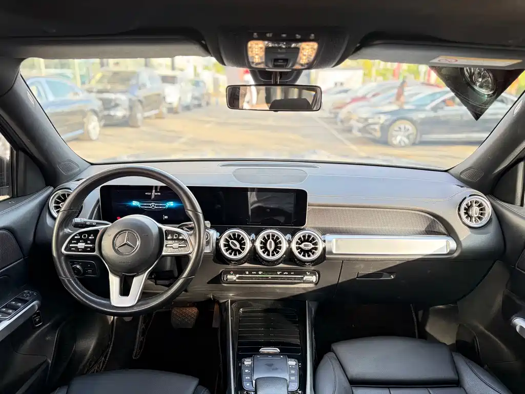 Mercedes-Benz GLB — миниатюра 20
