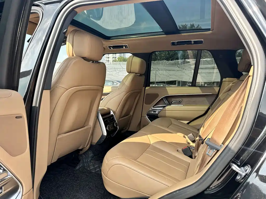 Land Rover Range Rover — миниатюра 6