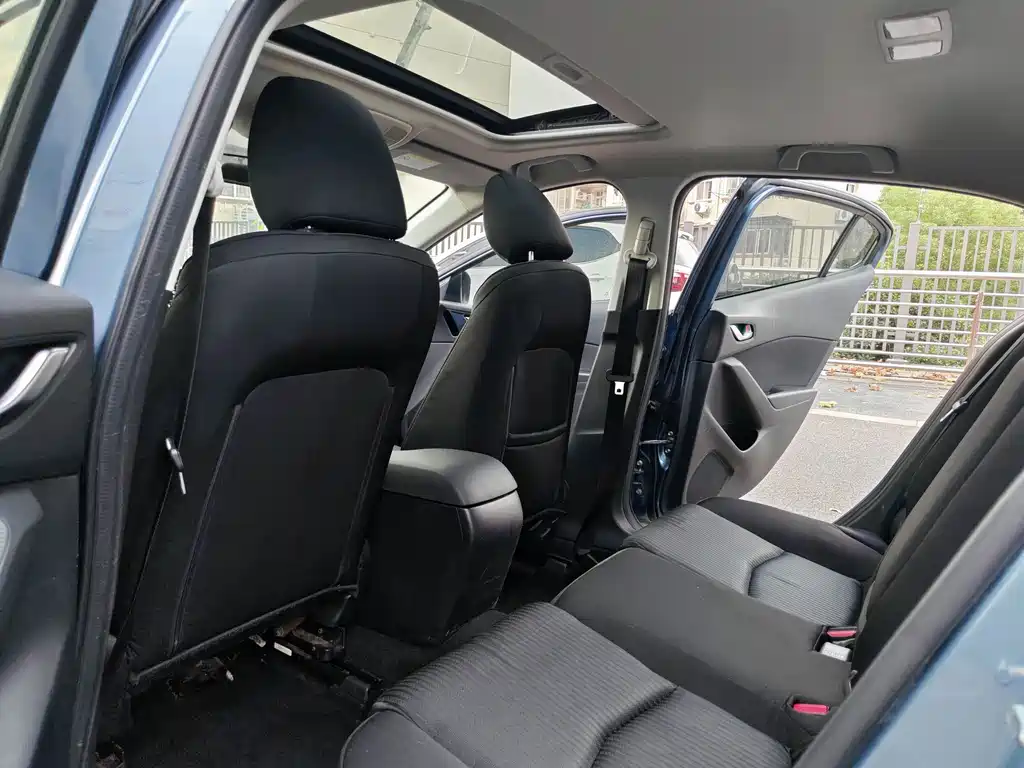 Mazda 3 Axela — миниатюра 11