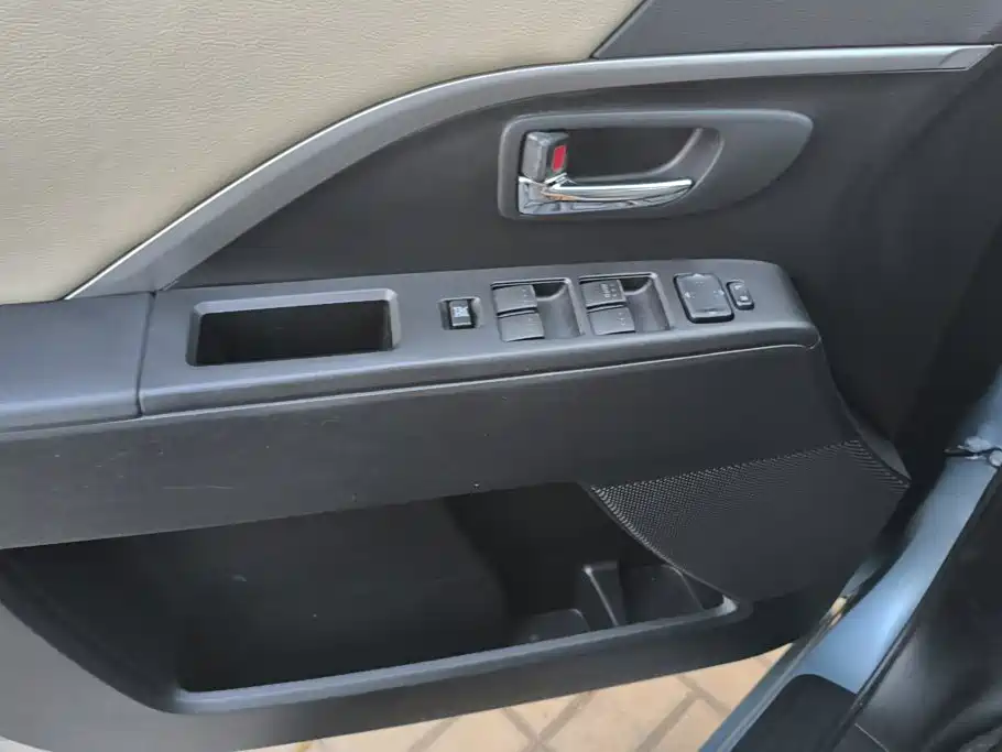 Mazda 5 — миниатюра 7