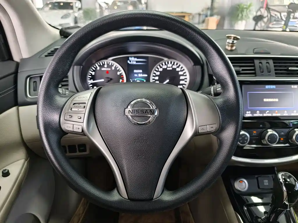 Nissan Tiida — миниатюра 17